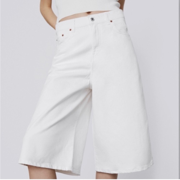 Zara The 70s Bermuda Wide Leg High Rise Jean shorts Size 6 - Picture 3 of 7